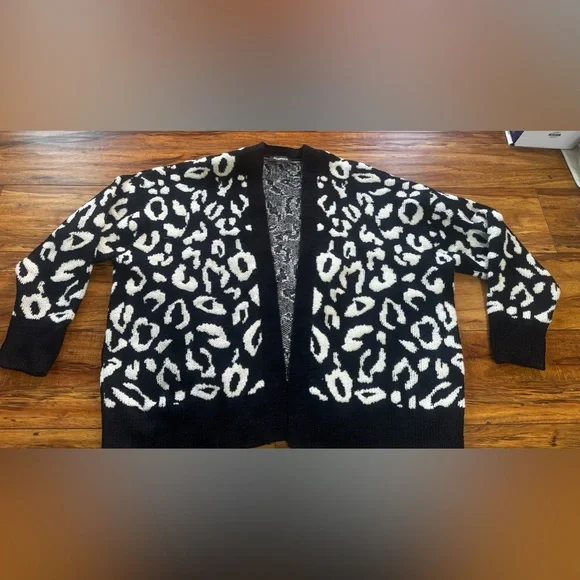 Express Animal Cardigan Sweater Size M - Picture 2 of 5